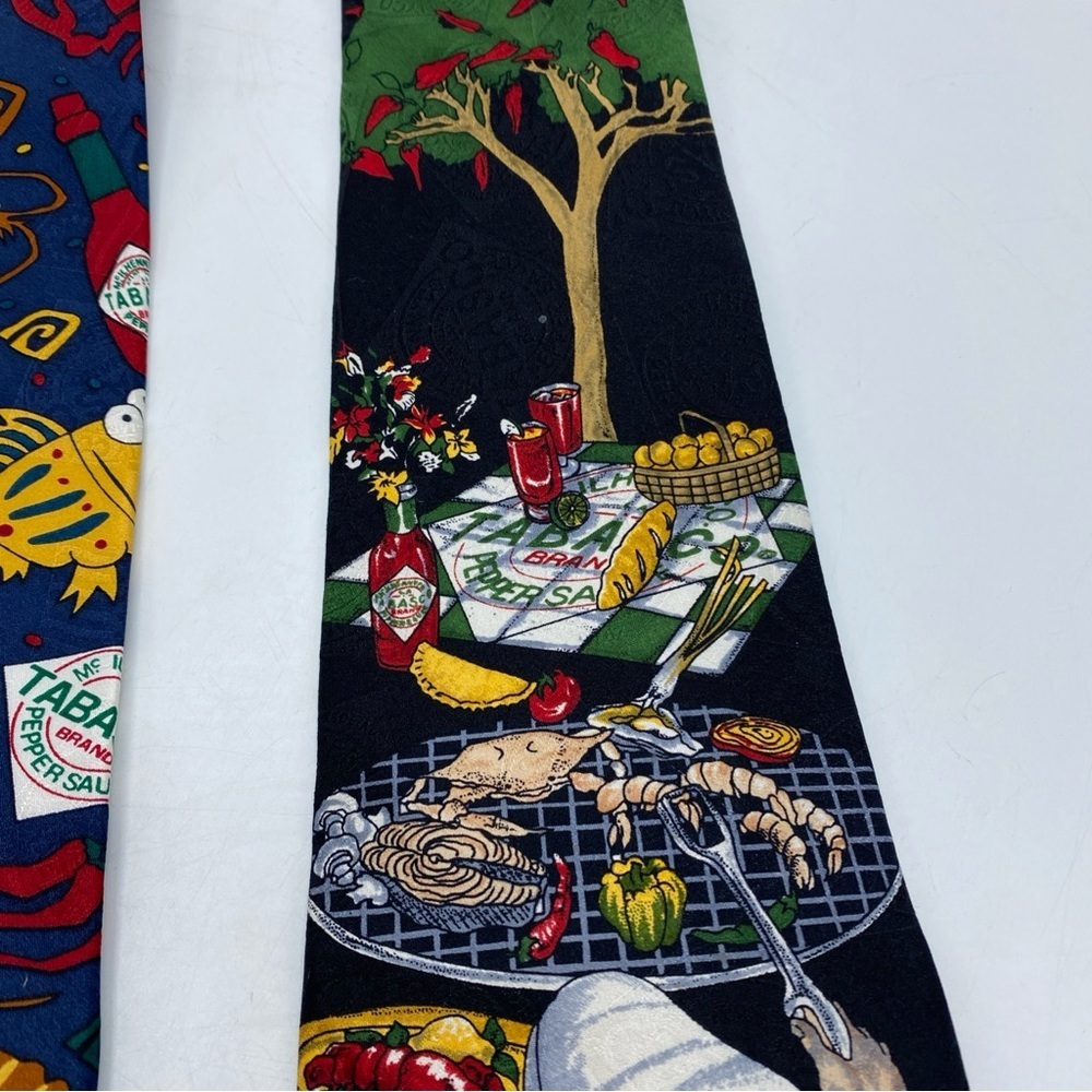 Tabasco Fish Necktie Tie Novelty 100% Silk USA Ocean Coral Hot Sauce Grilling - Picture 5 of 8